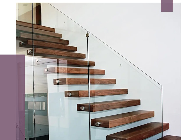 Стеклянные перила для лестницы в Братске от 14796 руб.