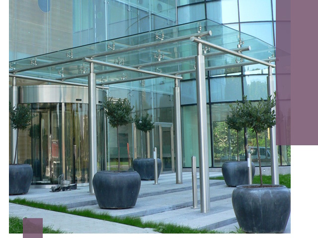 Навесы из стекла на заказ в Братске — монтаж и установка