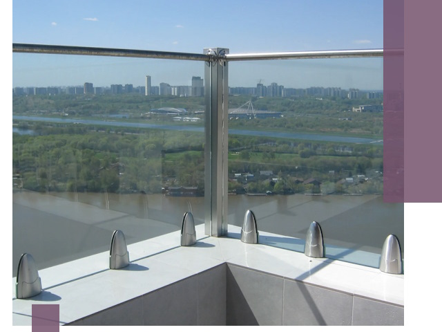 Стеклянные парапеты премиум класса в Братске для домов и бизнесов