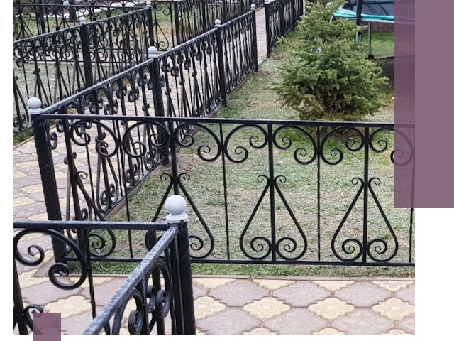 Кованые газонные ограждения под ключ в Братске
